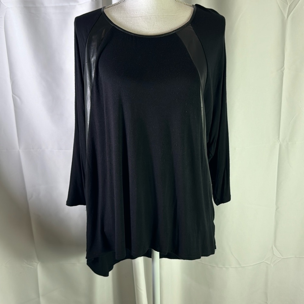 Maurice’s Black dressy women’s shirt sz 1 M/L‎